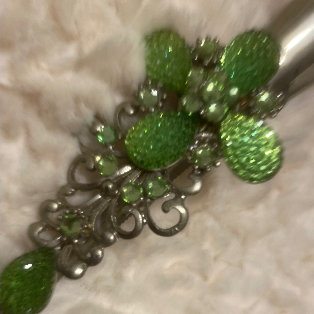 Elegant Green Hair Clip